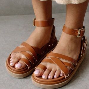 Alohas - Buckle up in tan